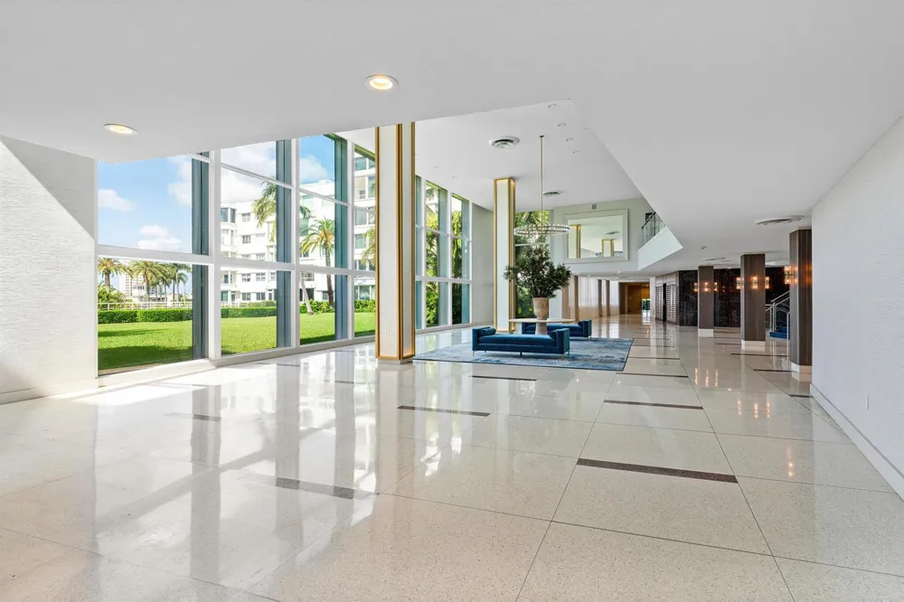 44 COCOANUT Row #526B Palm Beach, FL 33480