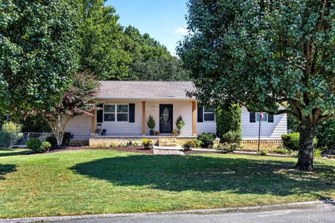 1331 Briarwood Pl NW