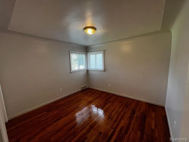 28216 JAHNS DRIVE Roseville City, MI 48066