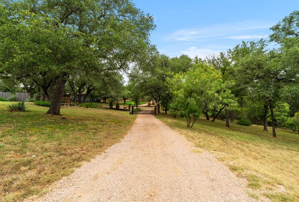 129 Jewel Lane Spicewood, TX 78669