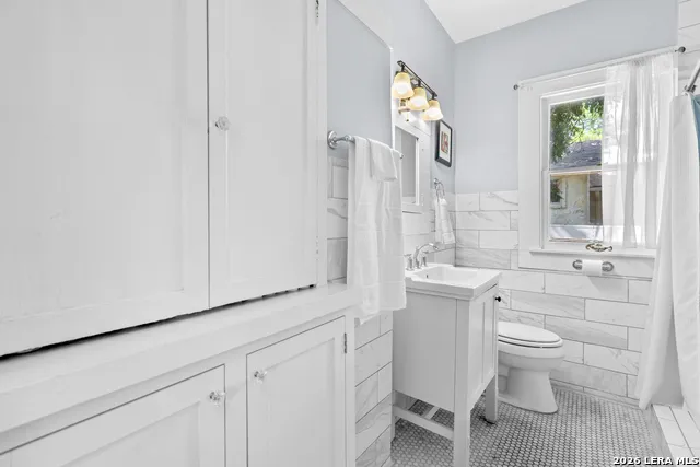 222 REDWOOD ST Alamo Heights, TX 78209