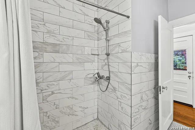 222 REDWOOD ST Alamo Heights, TX 78209