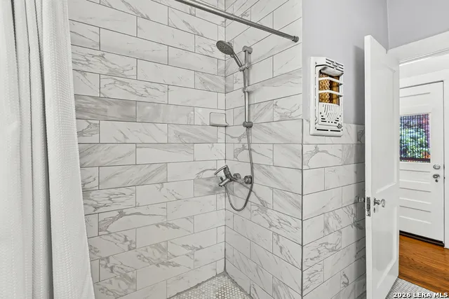 222 REDWOOD ST Alamo Heights, TX 78209