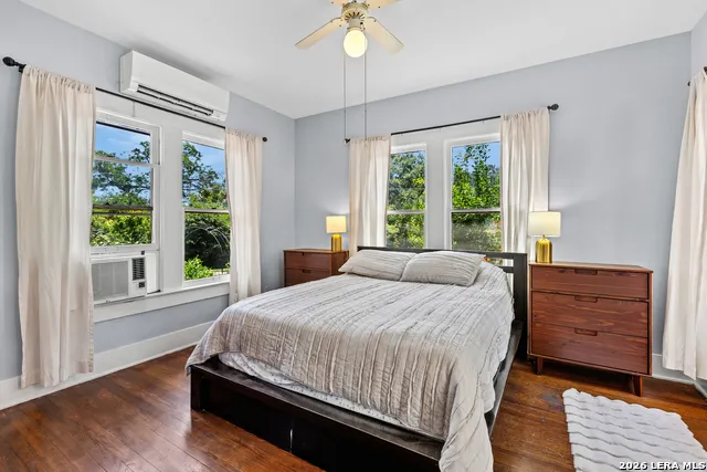 222 REDWOOD ST Alamo Heights, TX 78209