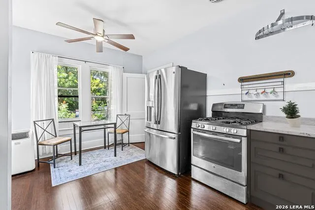 222 REDWOOD ST Alamo Heights, TX 78209