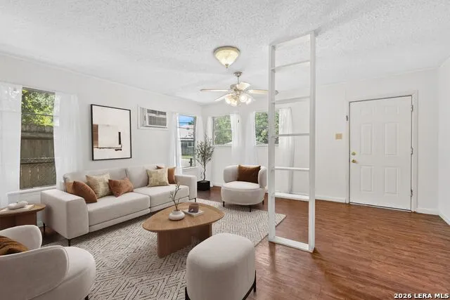 222 REDWOOD ST Alamo Heights, TX 78209