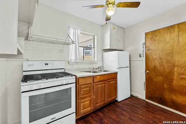 222 REDWOOD ST Alamo Heights, TX 78209