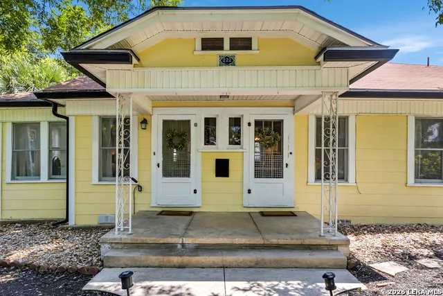 222 REDWOOD ST Alamo Heights, TX 78209