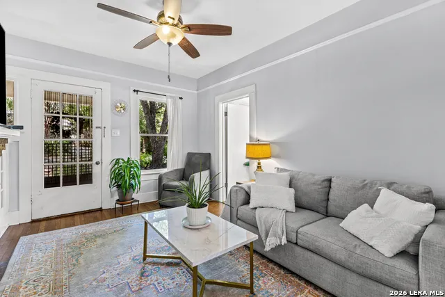 222 REDWOOD ST Alamo Heights, TX 78209