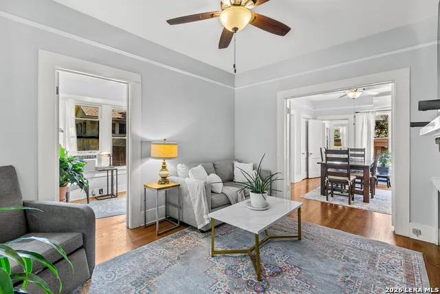 222 REDWOOD ST Alamo Heights, TX 78209
