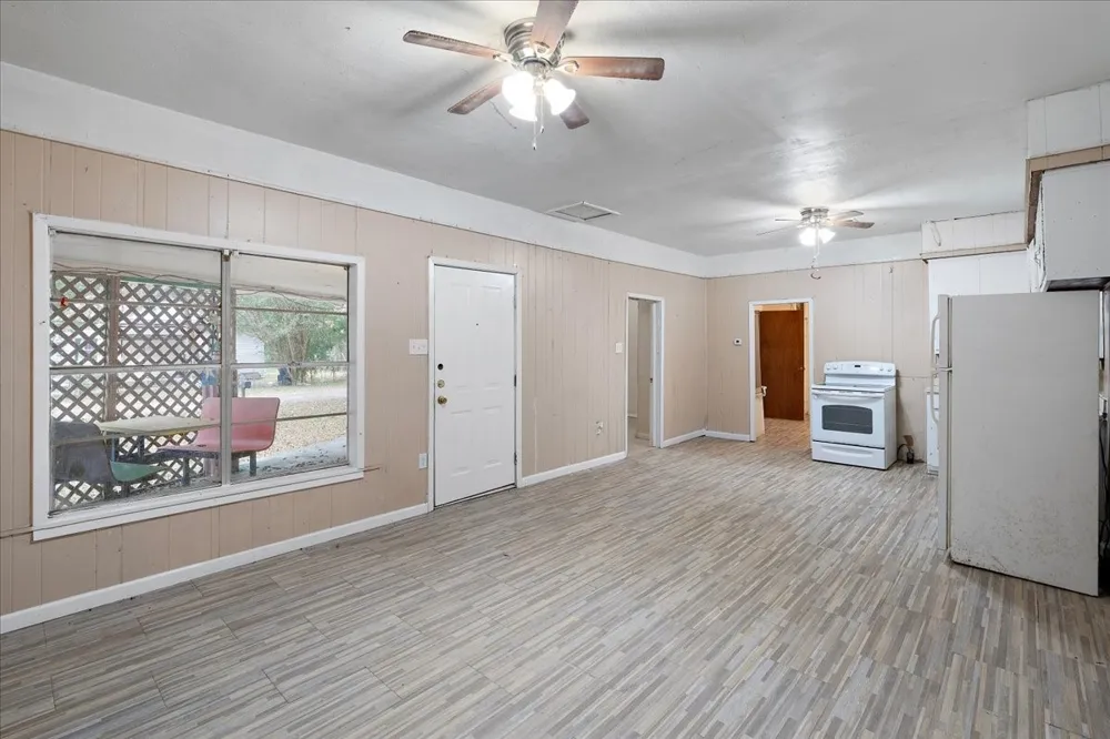 212 W 3rd Street Purdon, TX 76679