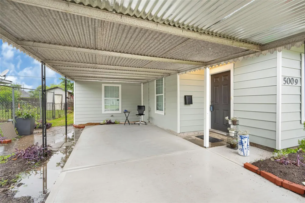 5009 Bataan Road Houston, TX 77033
