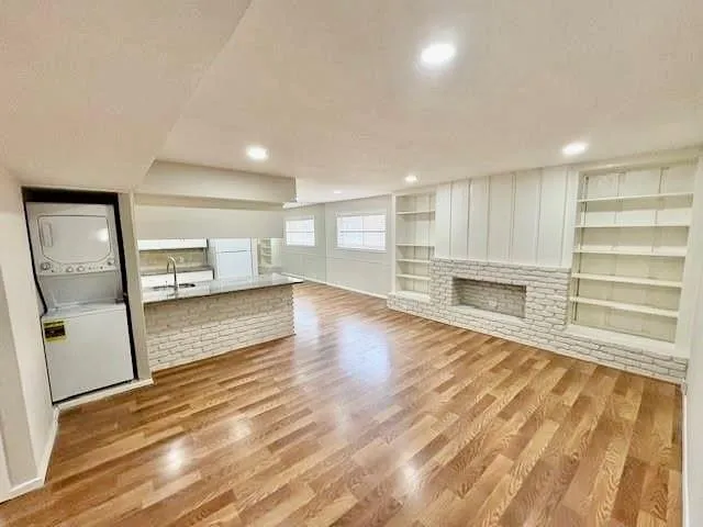 2101 Fountain View Drive #14 Houston, TX 77057