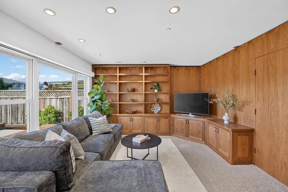 325 25th Santa Cruz, CA 95062