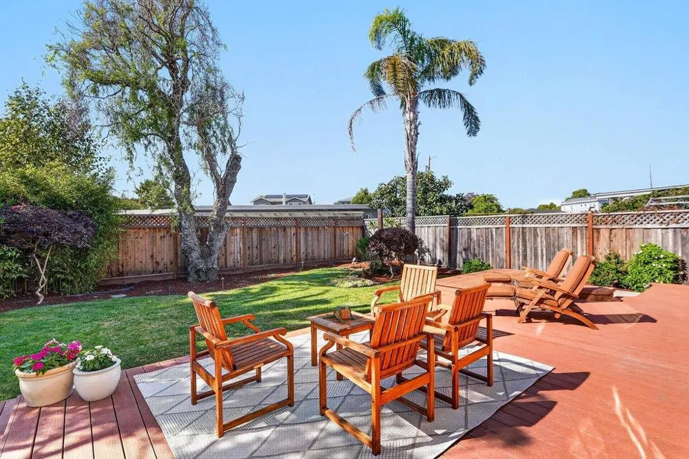 325 25th Santa Cruz, CA 95062