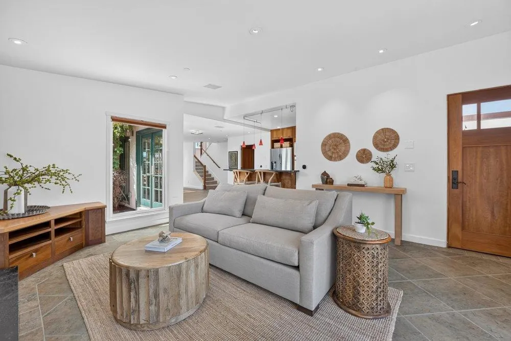 325 25th Santa Cruz, CA 95062