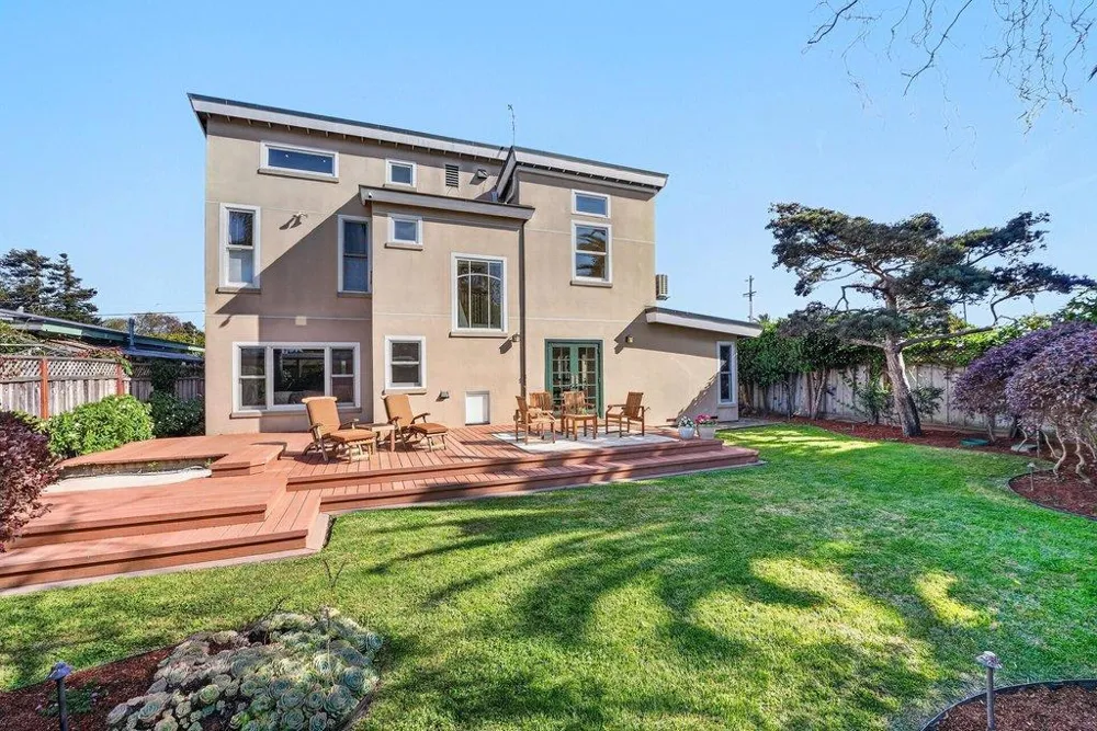 325 25th Santa Cruz, CA 95062