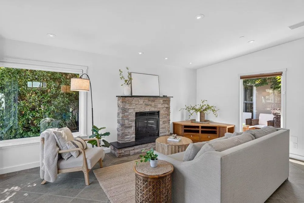 325 25th Santa Cruz, CA 95062