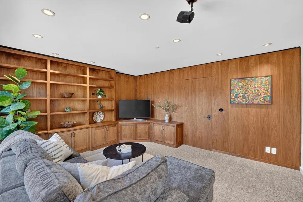 325 25th Santa Cruz, CA 95062
