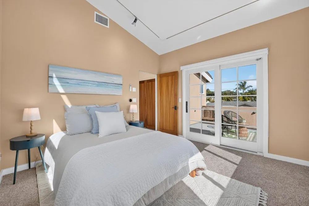 325 25th Santa Cruz, CA 95062