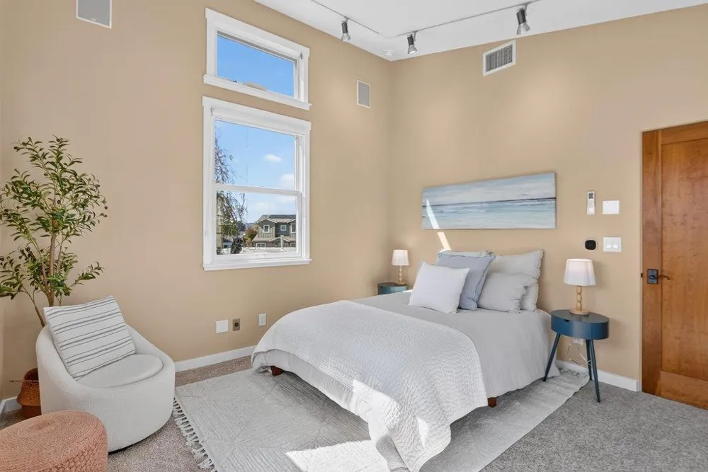 325 25th Santa Cruz, CA 95062