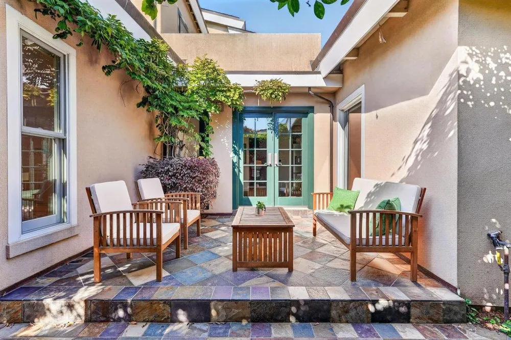 325 25th Santa Cruz, CA 95062