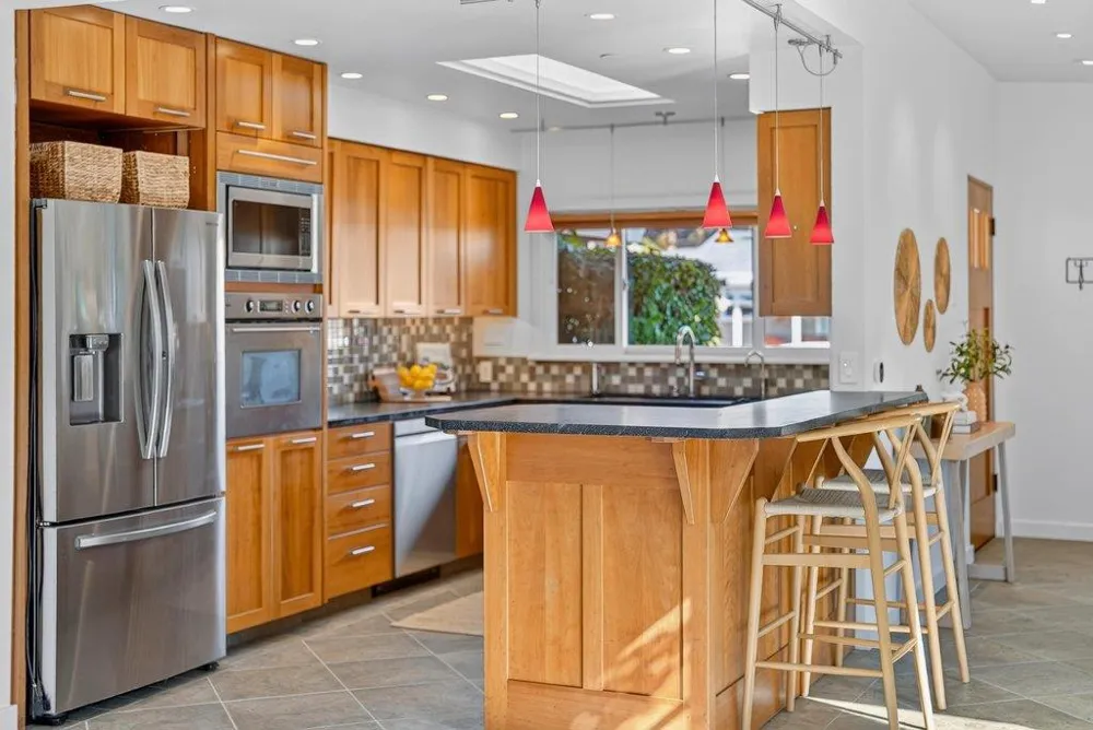 325 25th Avenue Santa Cruz, CA 95062