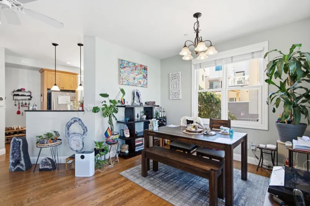 17101712 Gum Street San Mateo, CA 94402