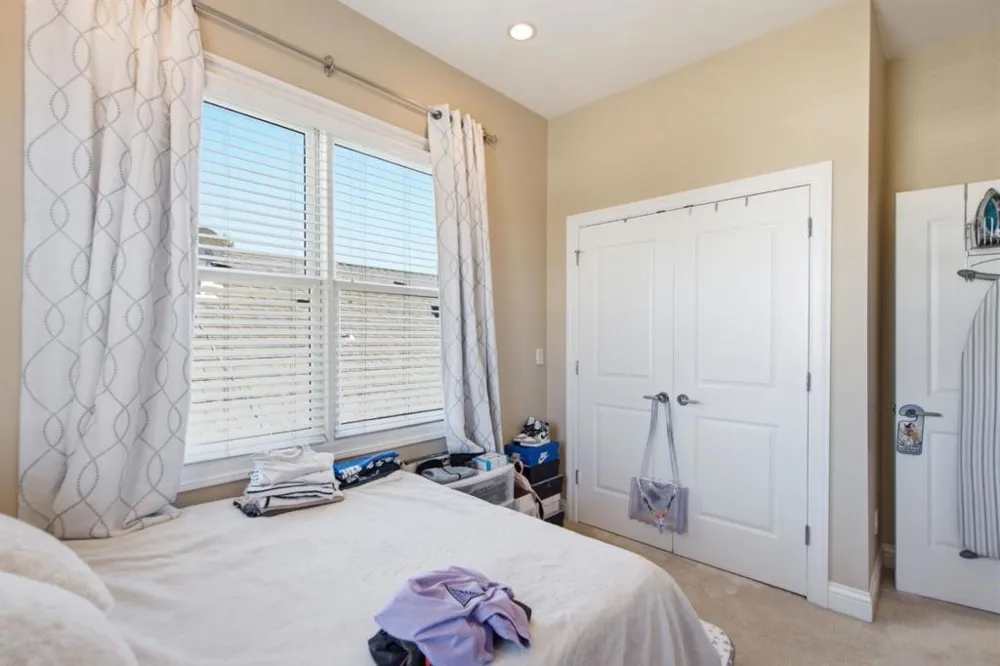 17101712 Gum Street San Mateo, CA 94402