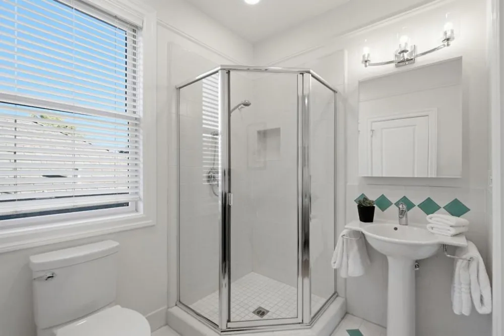 17101712 Gum Street San Mateo, CA 94402
