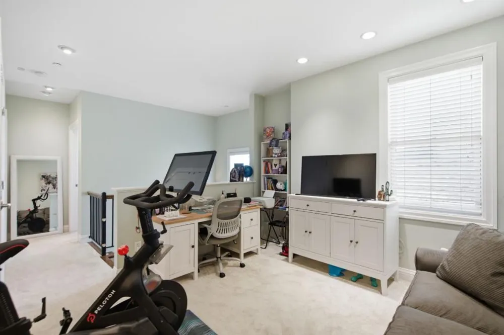 17101712 Gum Street San Mateo, CA 94402