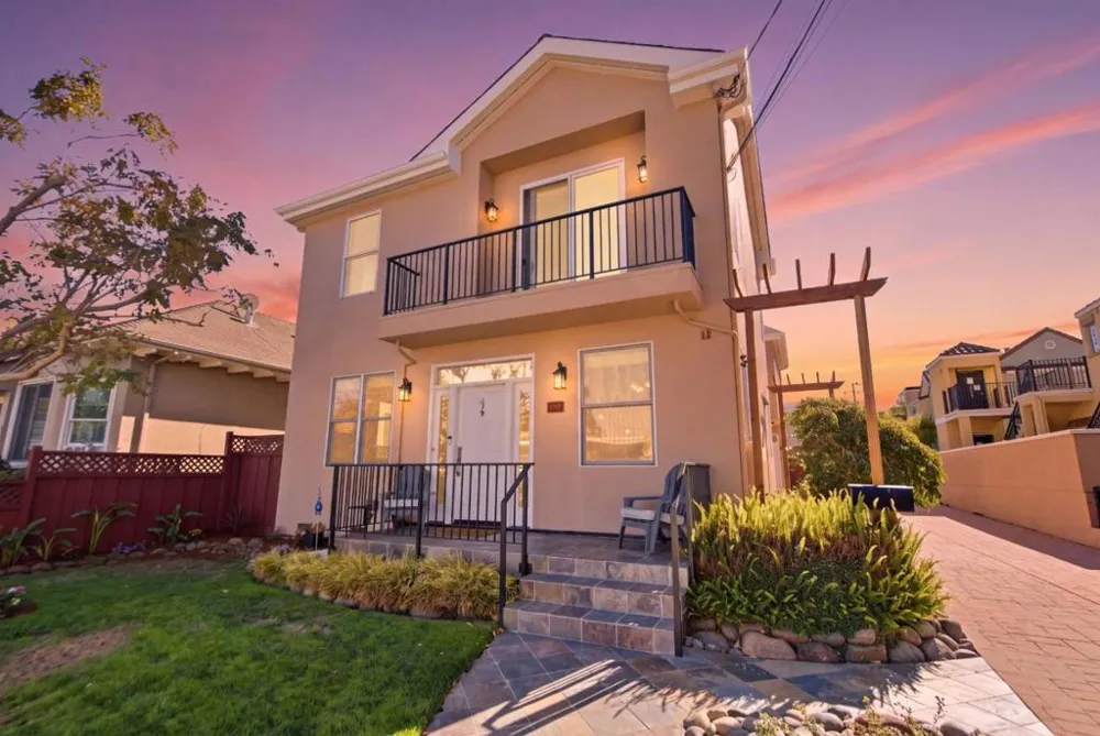 17101712 Gum Street San Mateo, CA 94402