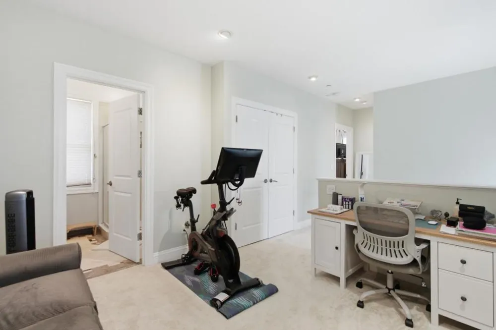 17101712 Gum Street San Mateo, CA 94402