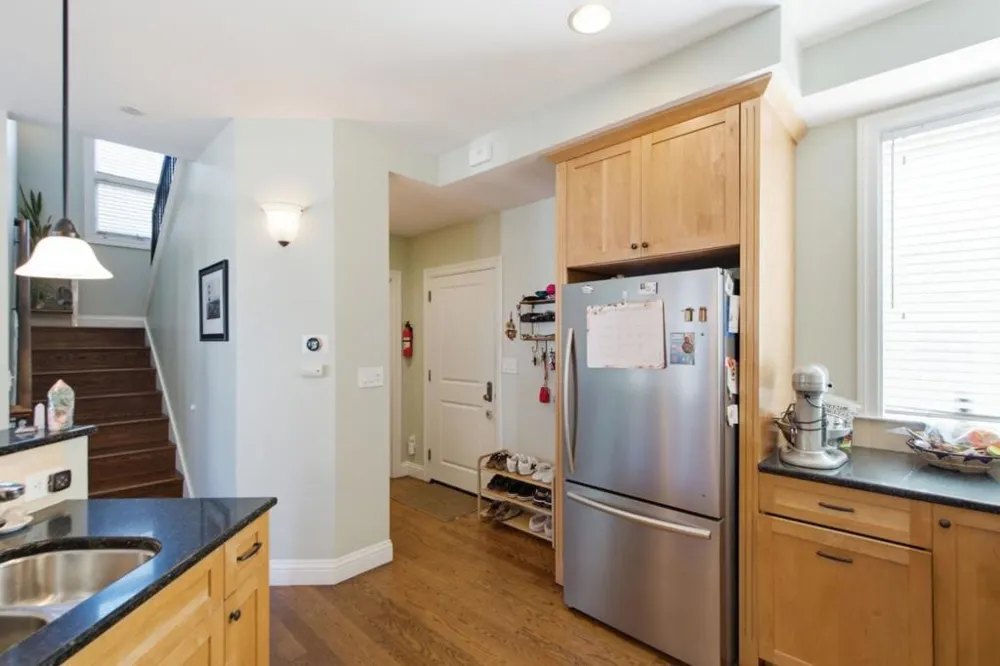 17101712 Gum Street San Mateo, CA 94402
