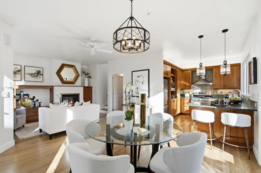 17101712 Gum Street San Mateo, CA 94402