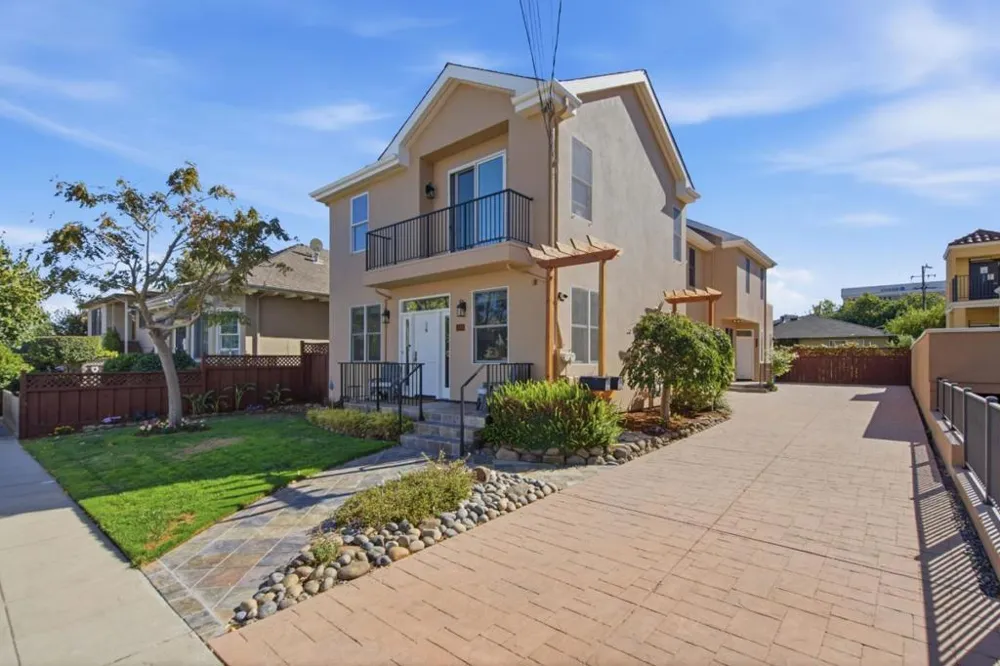 17101712 Gum Street San Mateo, CA 94402