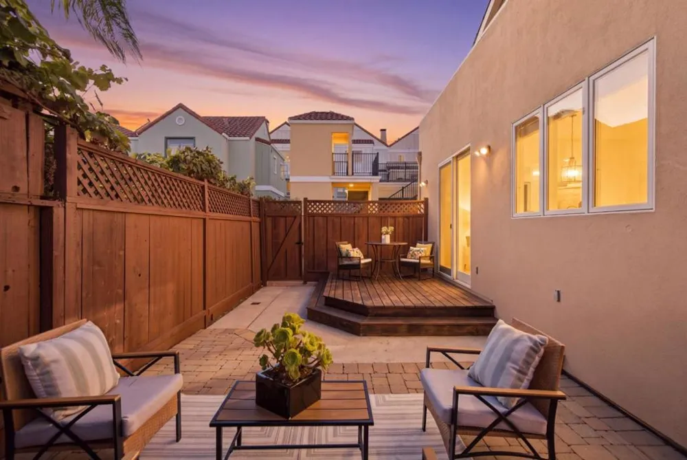 17101712 Gum Street San Mateo, CA 94402