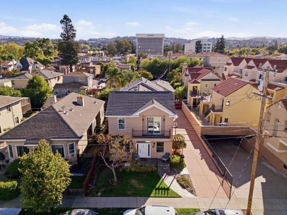17101712 Gum Street San Mateo, CA 94402