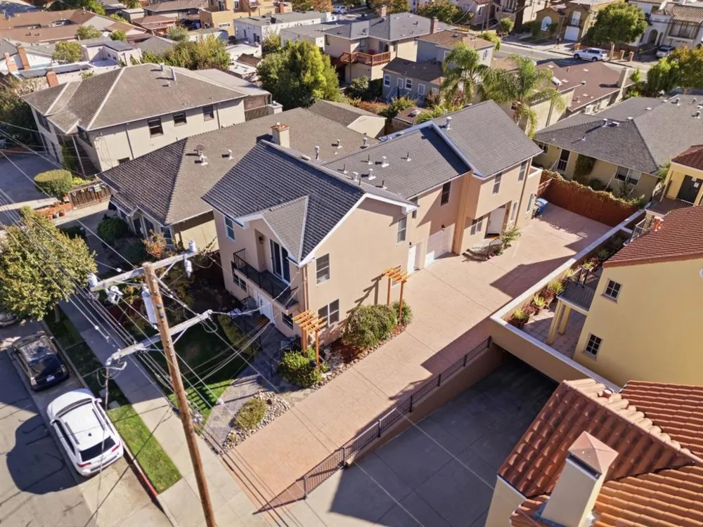 17101712 Gum Street San Mateo, CA 94402