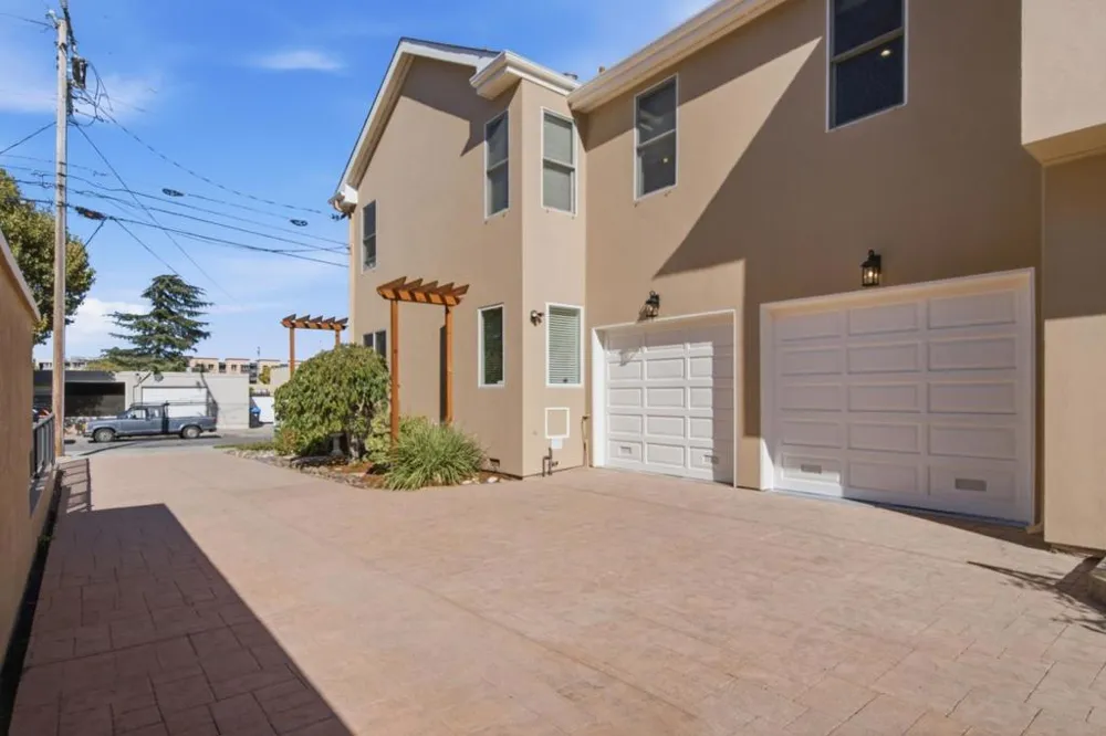 17101712 Gum Street San Mateo, CA 94402
