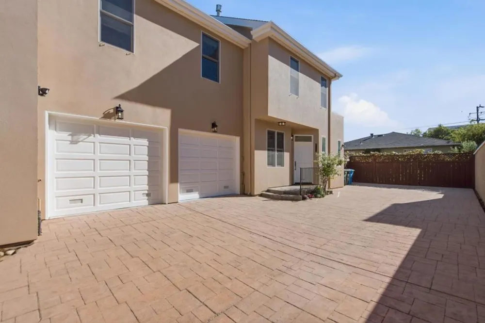 17101712 Gum Street San Mateo, CA 94402