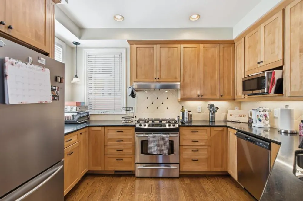 17101712 Gum Street San Mateo, CA 94402