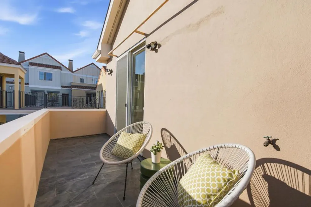17101712 Gum Street San Mateo, CA 94402