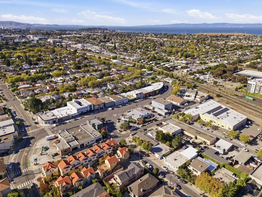17101712 Gum Street San Mateo, CA 94402
