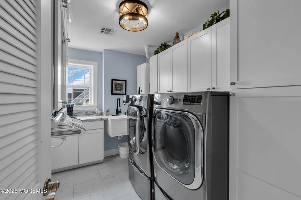 25 Sunrise Way Toms River, NJ 08753