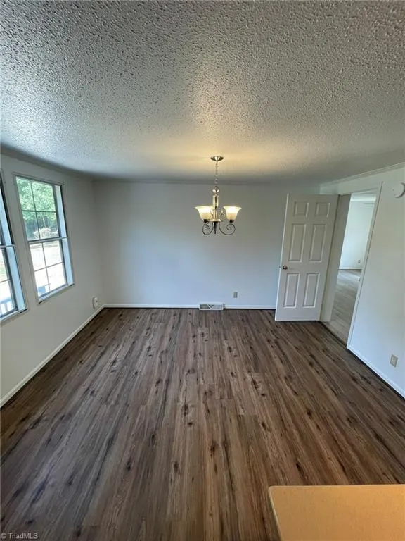 1041 Brooks Road Reidsville, NC 27320