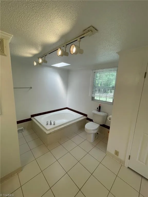 1041 Brooks Road Reidsville, NC 27320
