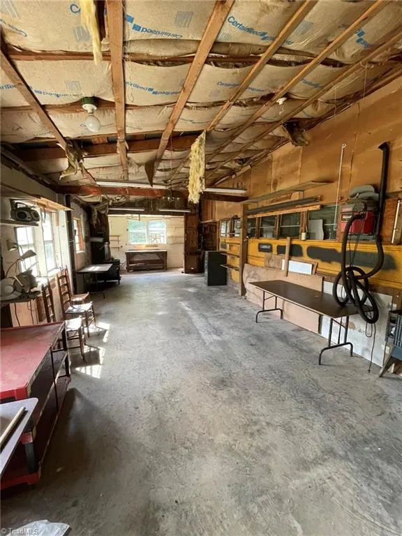 1041 Brooks Road Reidsville, NC 27320