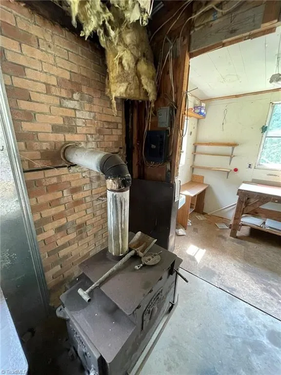 1041 Brooks Road Reidsville, NC 27320