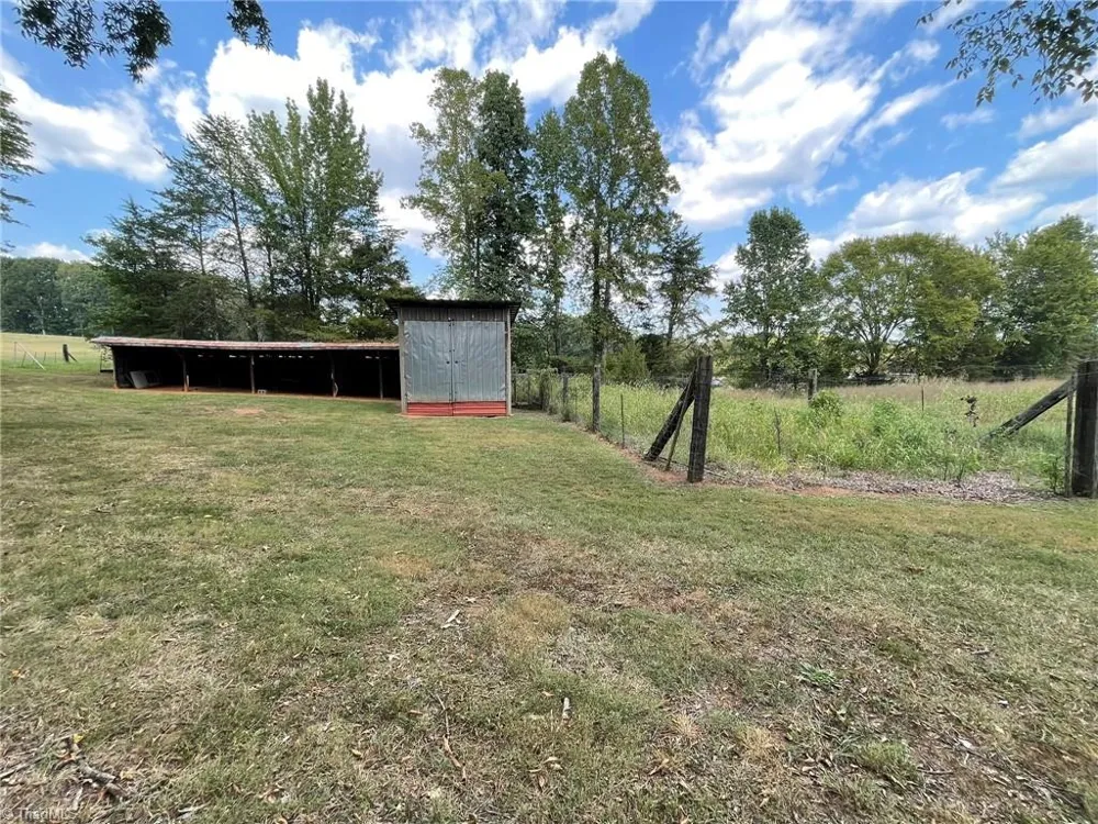 1041 Brooks Road Reidsville, NC 27320
